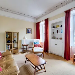 Guestready - Castle View On Quiet Street Apartment Edinburgh