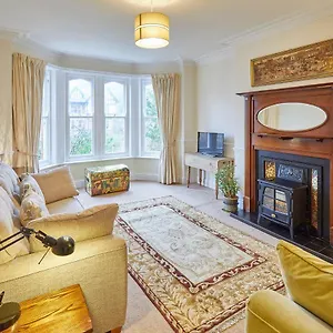 Apartment Host & - The Garden Flat, Scarborough