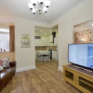 Apartment Ground Floor Up To 6 Guests With Games Chill Out, Scarborough